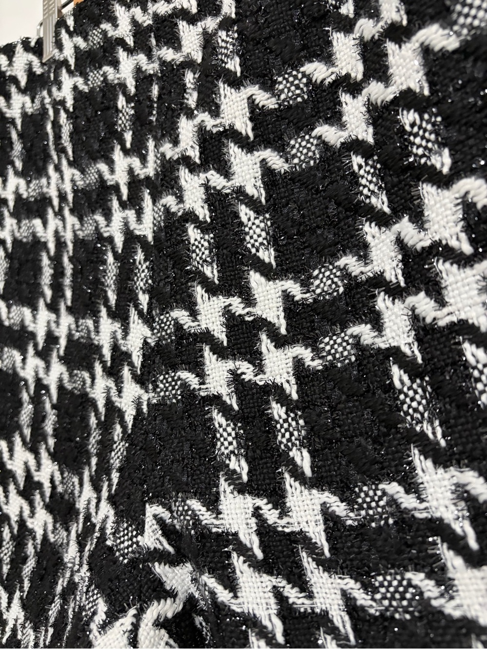 Versona Black & White Houndstooth Tweed Skort - Picture 4 of 5